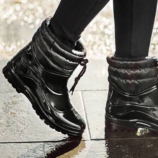 Čierne dámske členkové topánky s umelým kožúškom  New Vestmann