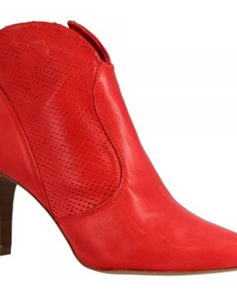 Červené čižmy Leonardo Shoes